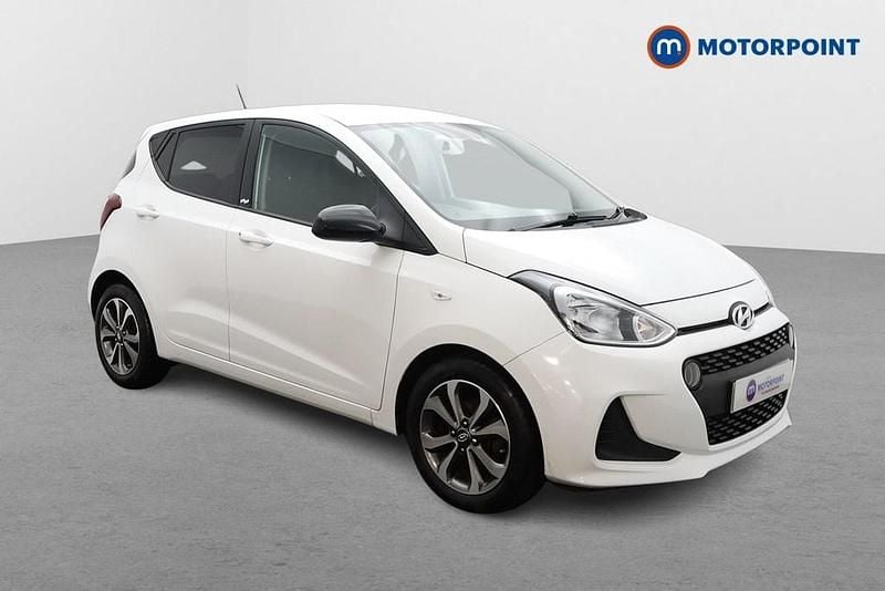 Used Hyundai i10 67 HP (49 kW) 2019 White Hatchback