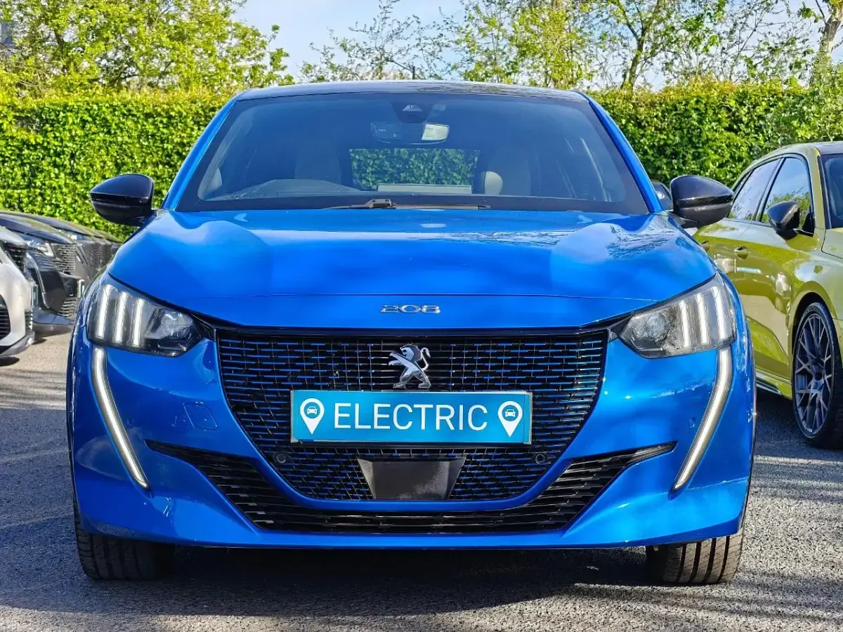 Second-hand Peugeot e-208 GT 98 kW (134 CP) 2020 Albastru Hatchback