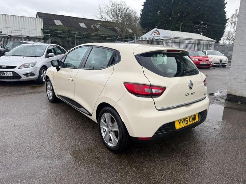Used Renault Clio IV Dynamique 2016 Cream Hatchback