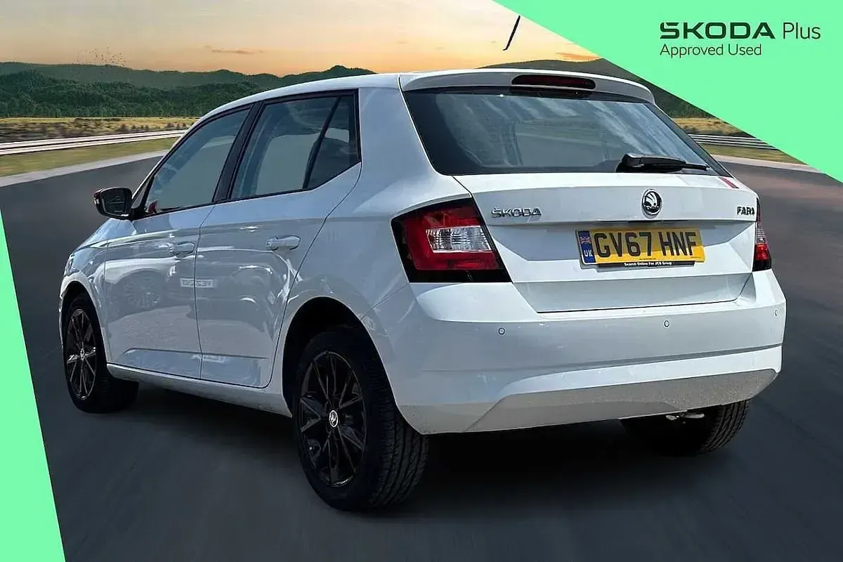 Used Skoda Fabia 108 HP (79 kW) 2017 Moon white metallic Hatchback