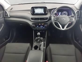 Used Hyundai Tucson SE 132 HP (97 kW) 2019 Beige SUV