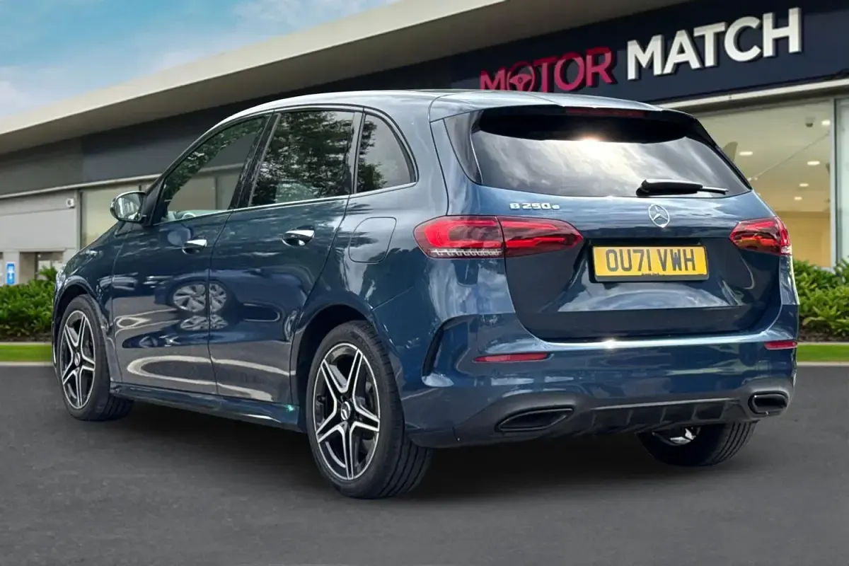 Used Mercedes B250 AMG line 2022 Blue Hatchback