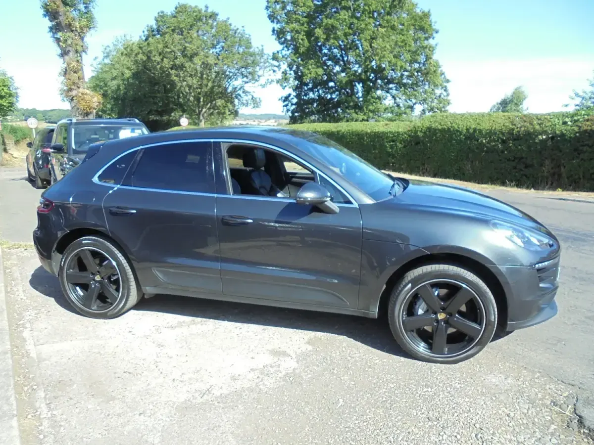 Used Porsche Macan S Diesel 258 HP (189 kW) 2017 Grey SUV