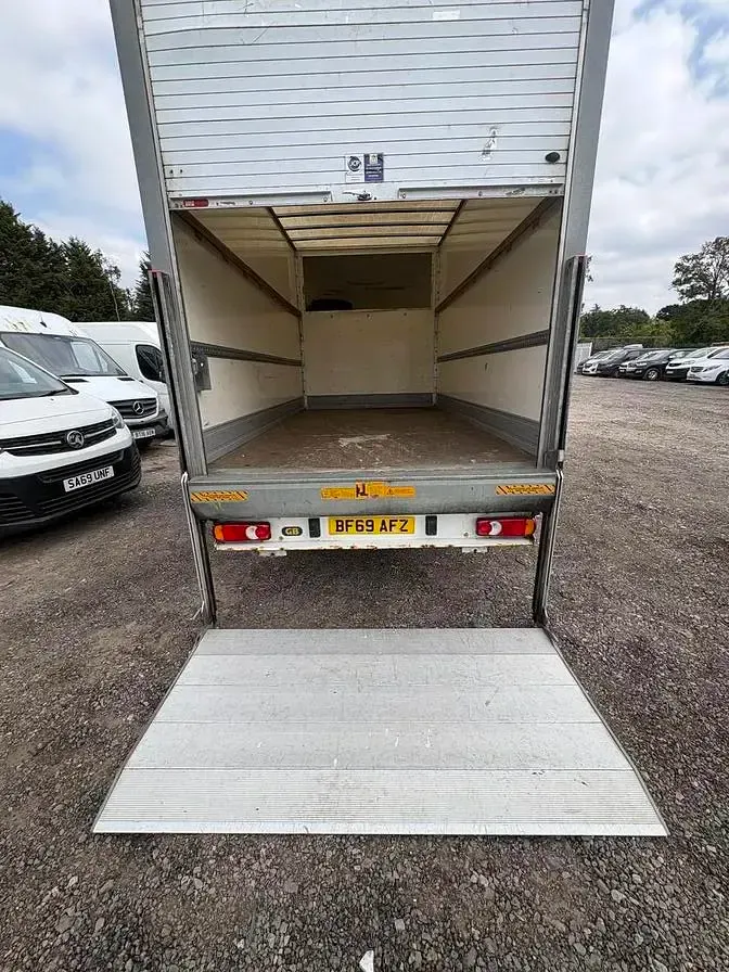 Used Peugeot Boxer 160 HP (117 kW) 2019 White Van