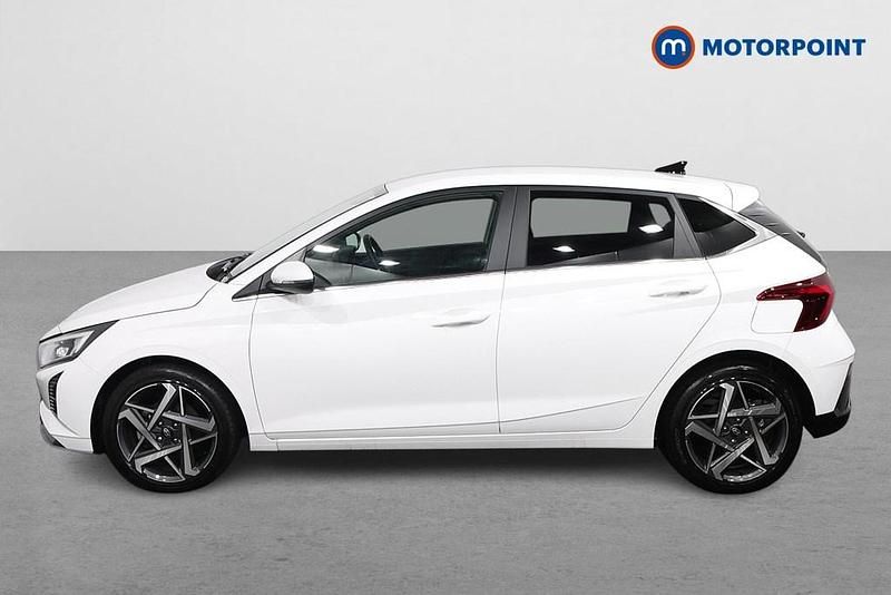 Used Hyundai i20 Premium 2025 White Hatchback