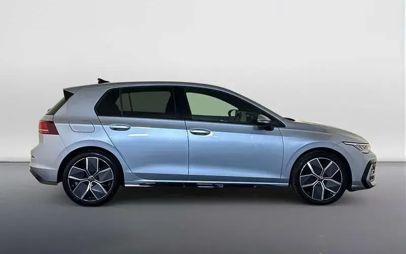 Used VW Golf VIII R-line 150 HP (110 kW) 2025 Silver Hatchback