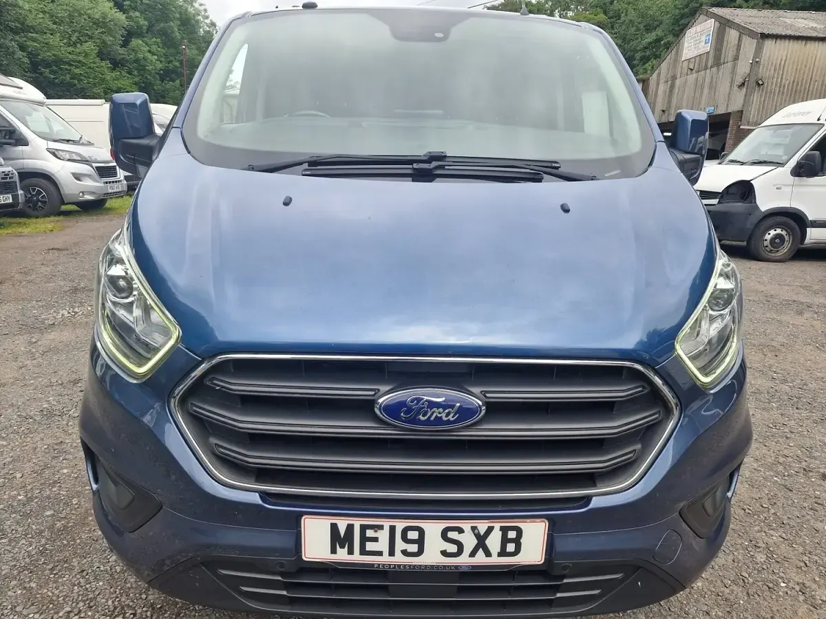 Used Ford Transit Custom Limited 130 HP (95 kW) 2019 Blue Van