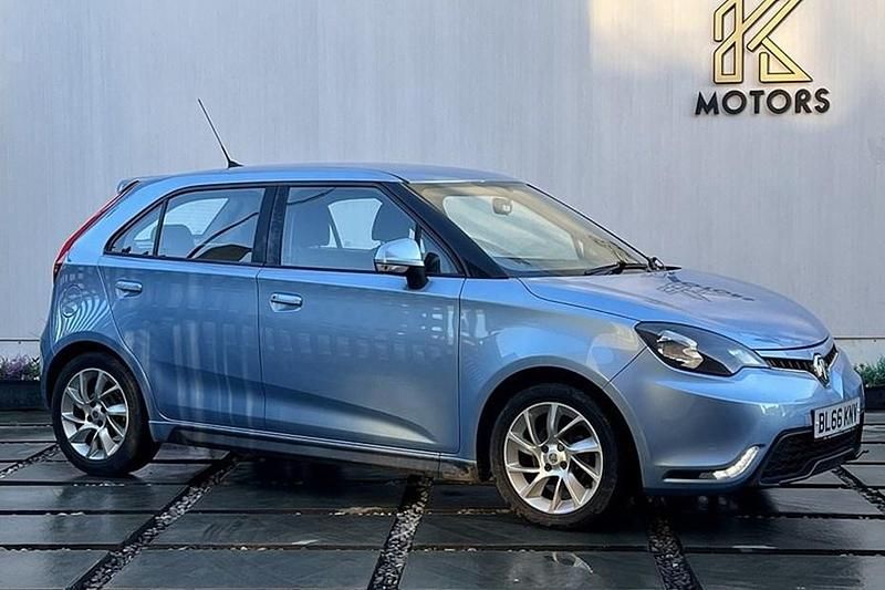 Used MG MG3 106 HP (77 kW) 2017 Blue Hatchback