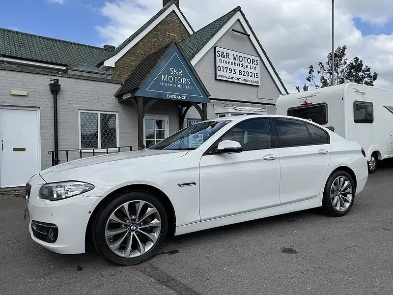 Usado BMW 520 Luxury Line 2015 Blanco Berlina