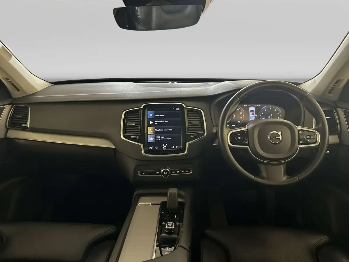 Used Volvo XC90 Momentum 250 HP (183 kW) 2022 Grey SUV