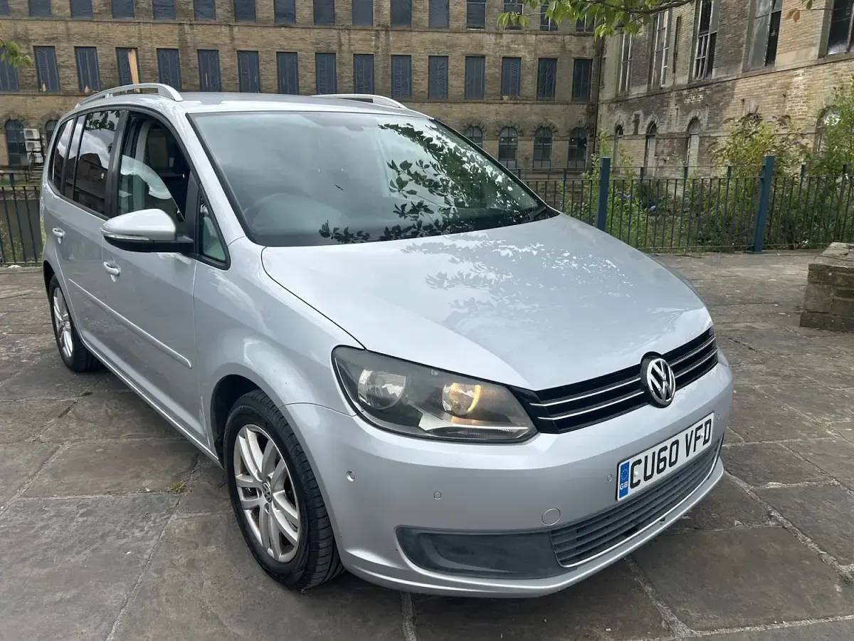 Used VW Touran SE 105 HP (77 kW) 2010 Silver MPV
