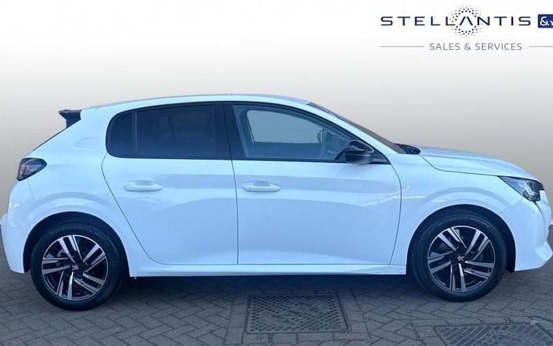 Used Peugeot 208 Allure+ 102 HP (75 kW) 2023 White Hatchback