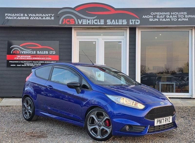 Used Ford Fiesta ST 182 HP (133 kW) 2017 Blue Hatchback