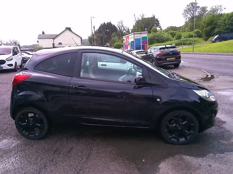 Used Ford Ka Zetec 69 HP (50 kW) 2015 Black Hatchback