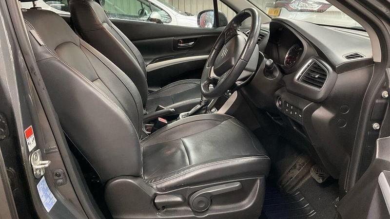 Used Suzuki SX4 SZ5 140 HP (102 kW) 2016 Grey Hatchback