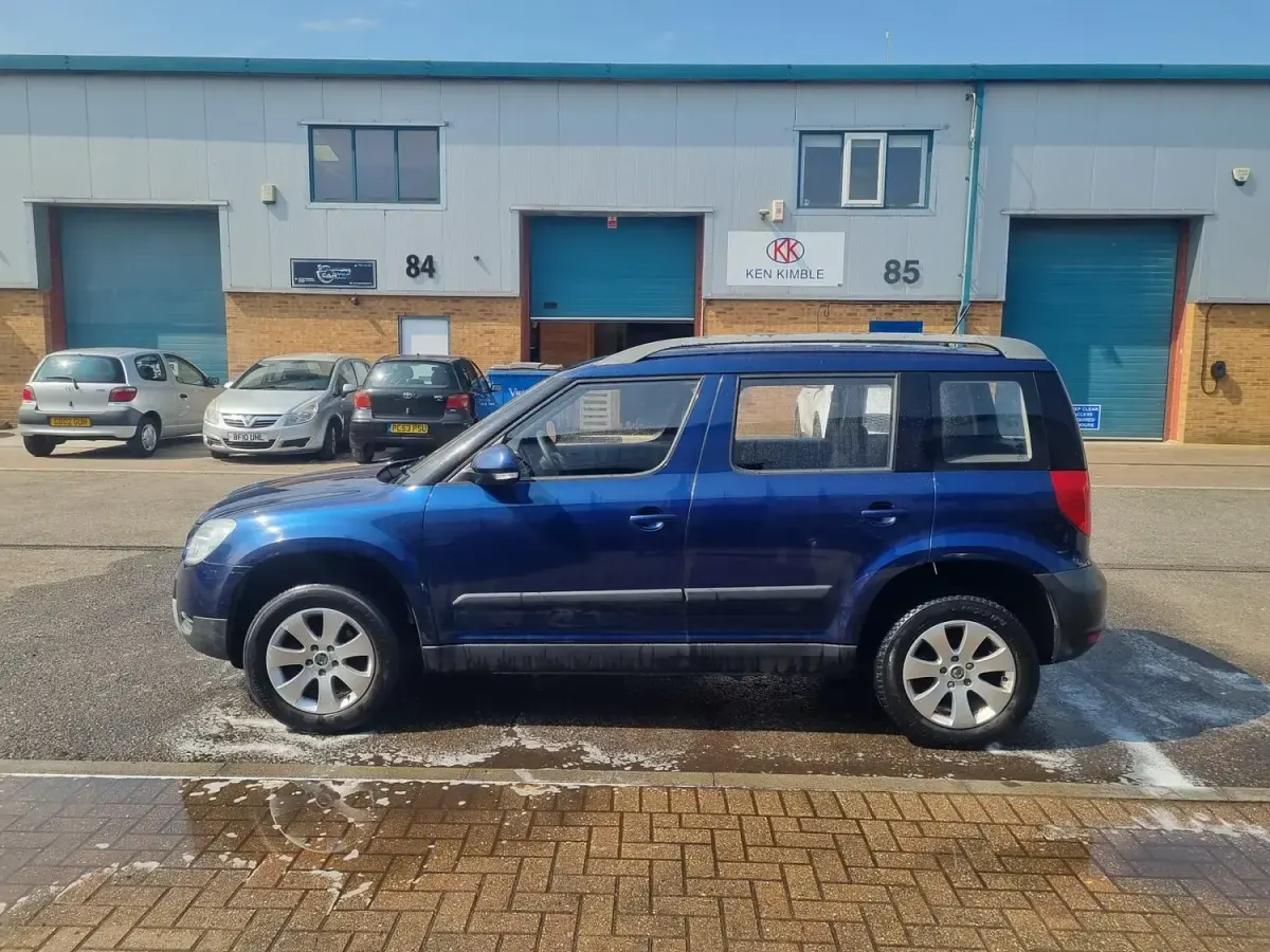 Used Skoda Yeti 105 HP (77 kW) 2011 Blue SUV