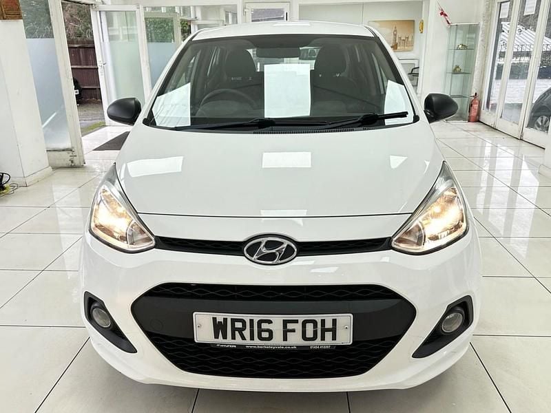 Used Hyundai i10 2016 White Hatchback