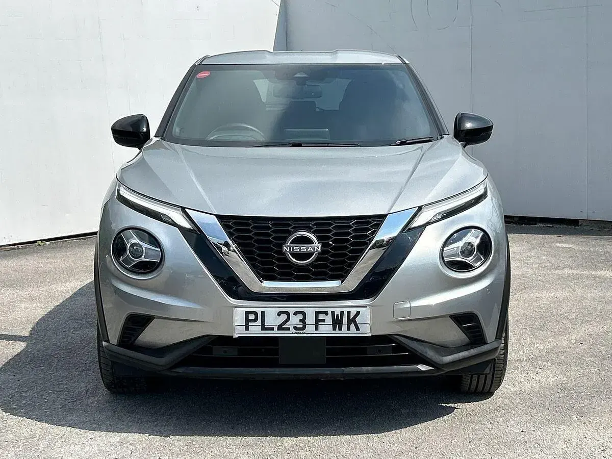 Used Nissan Juke N-Connecta 114 HP (83 kW) 2023 Silver SUV