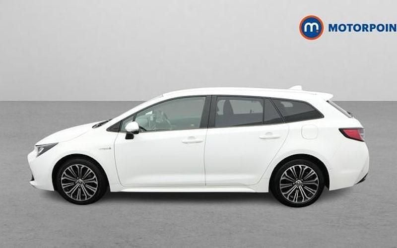 Used Toyota Corolla Design 184 HP (135 kW) 2022 Estate