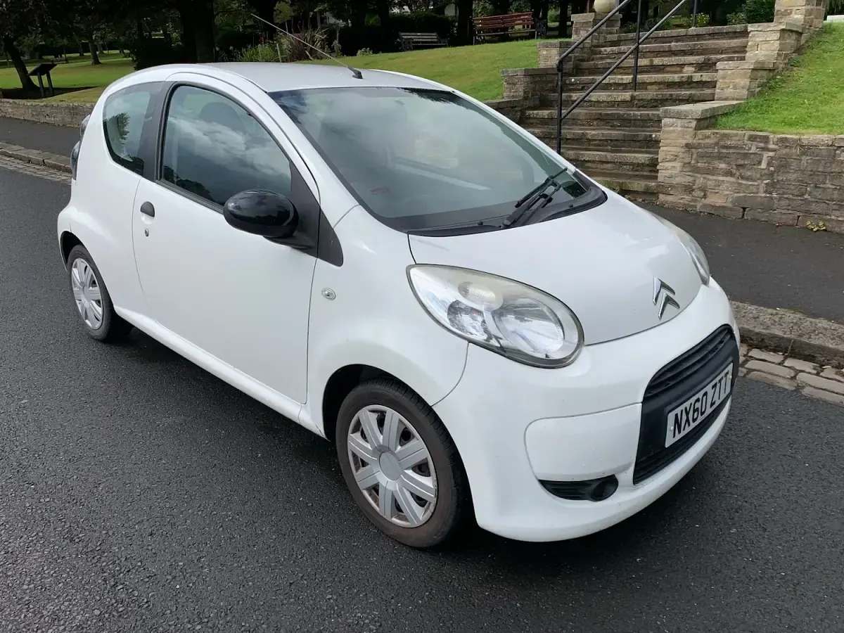Used Citroën C1 68 HP (50 kW) 2010 White Hatchback
