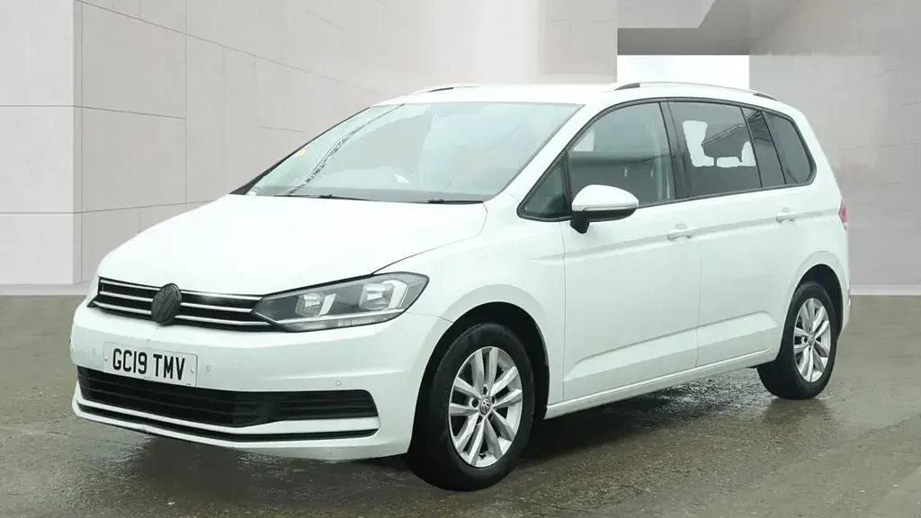 Used VW Touran SE 115 HP (84 kW) 2019 White MPV
