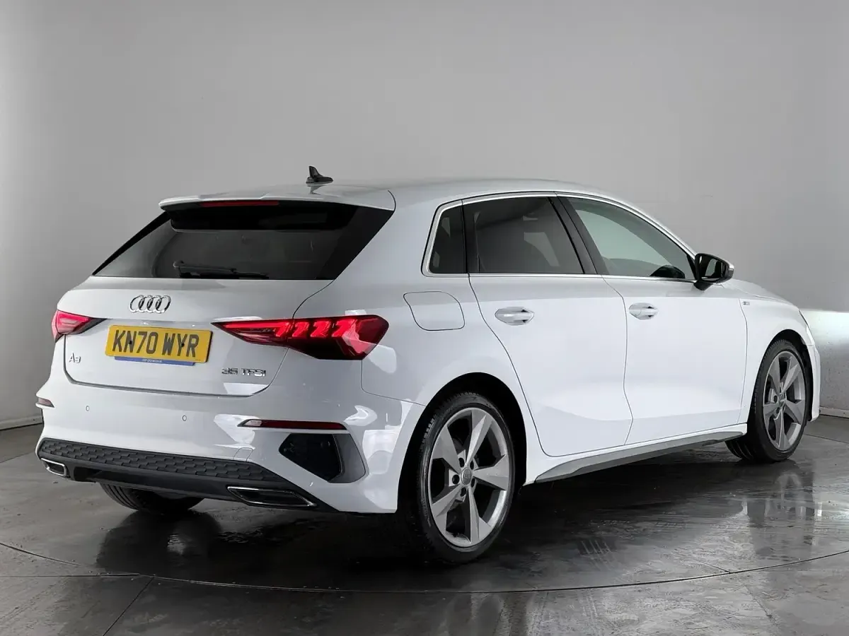 Usado Audi A3 Sportback S-Line 150 HP (110 kW) 2020 Branco Citadino