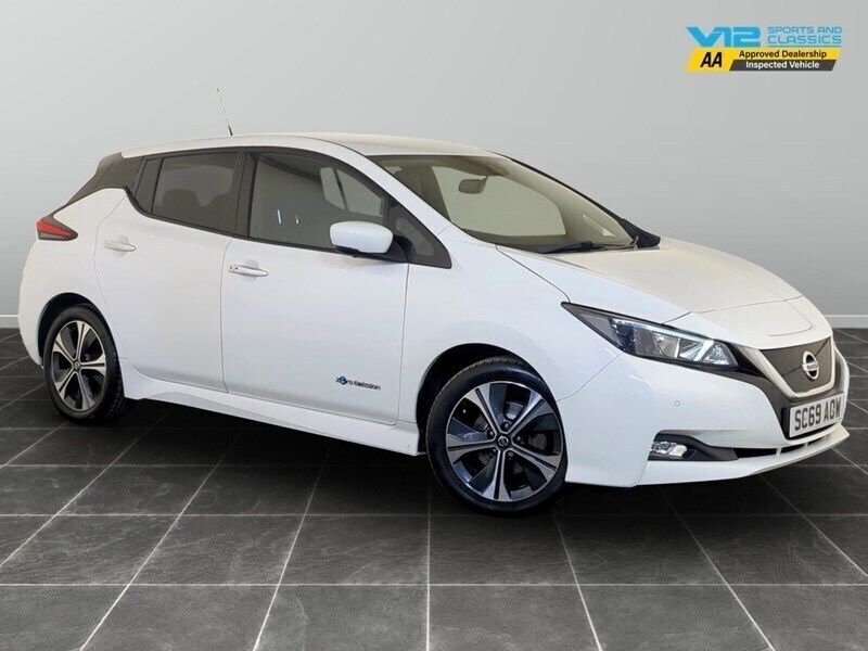 White Used 2020 Nissan Leaf N-Connecta Hatchback | £7,995 (Good price) - Image 1/2