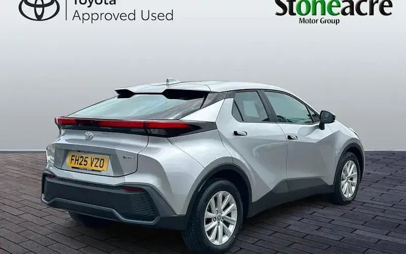 Used Toyota C-HR 140 HP (102 kW) 2026 SUV