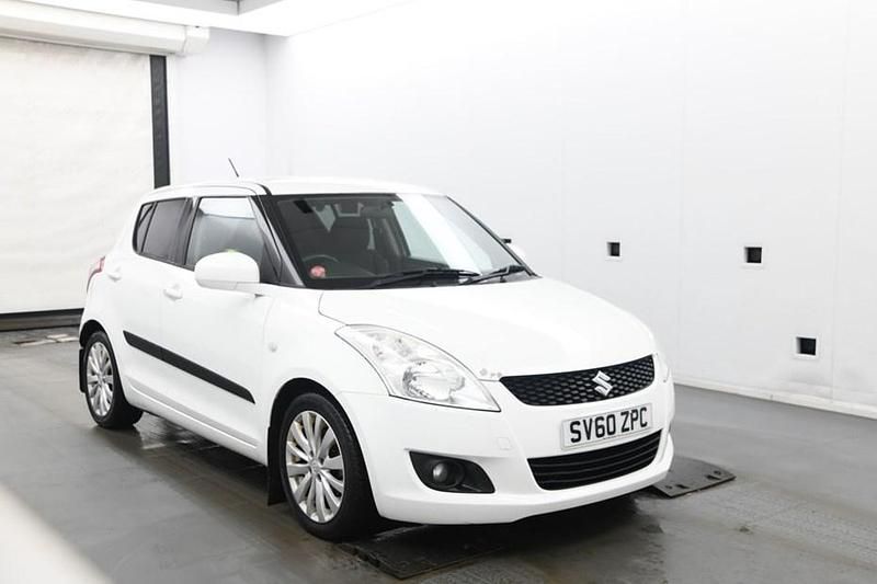 Used Suzuki Swift SZ4 2010 White Hatchback