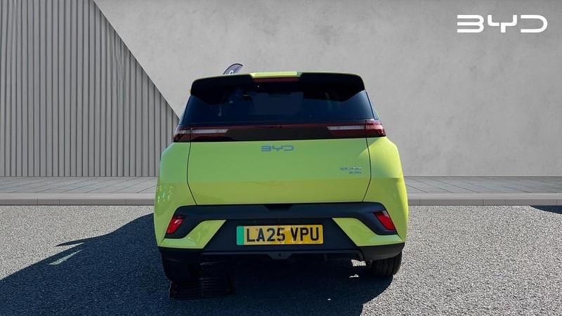 Usado BYD Dolphin Surf Boost 64 kW (88 HP) 2025 Verde Citadino