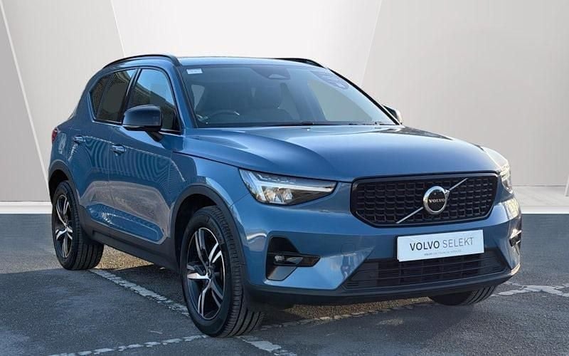 Used 2025 Volvo XC40 Plus SUV | £24,654 (Good price) - Image 1/4