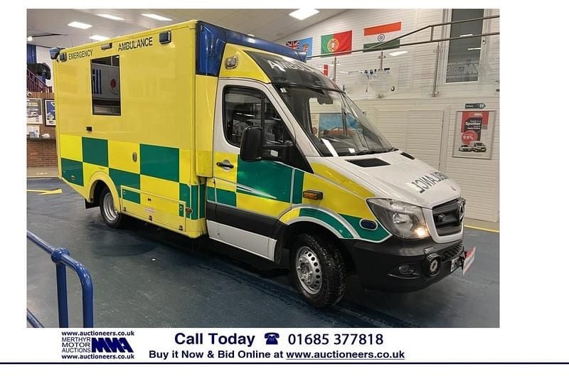 Used Mercedes Sprinter 190 HP (139 kW) 2015 Yellow Van