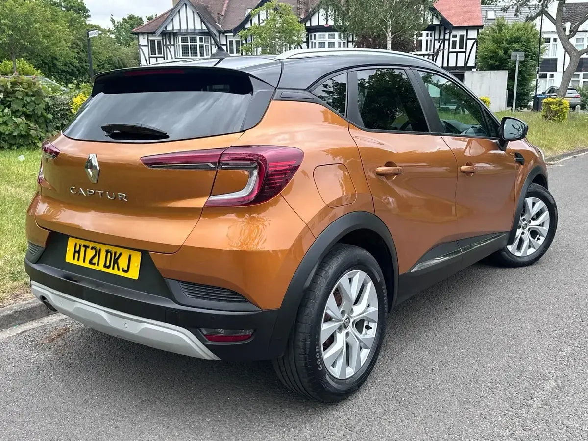 Used Renault Captur Iconic 2021 Orange SUV
