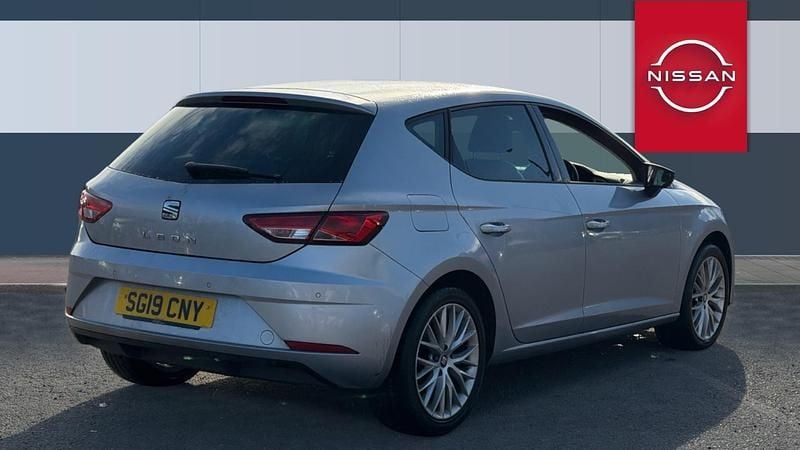 Used Seat Leon SE Dynamic 115 HP (84 kW) 2019 Silver Hatchback
