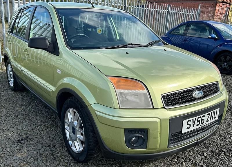 Green Used 2006 Ford Fusion Zetec Hatchback | £2,695 (Good price) - Image 1/4