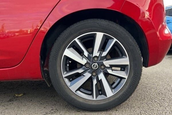 Used Nissan Micra Acenta 90 HP (66 kW) 2019 Red Hatchback