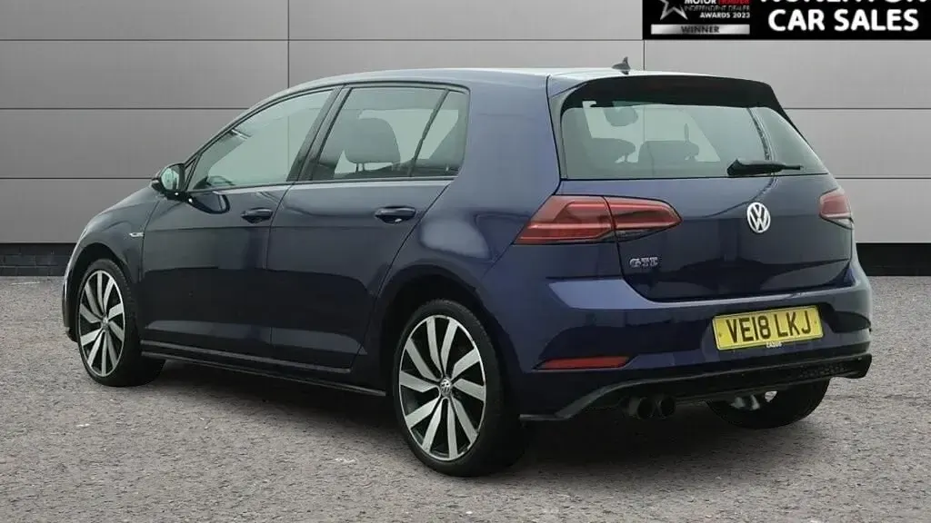 Używany VW Golf VII Advance 204 KM (150 kW) 2018 Niebieski Hatchback