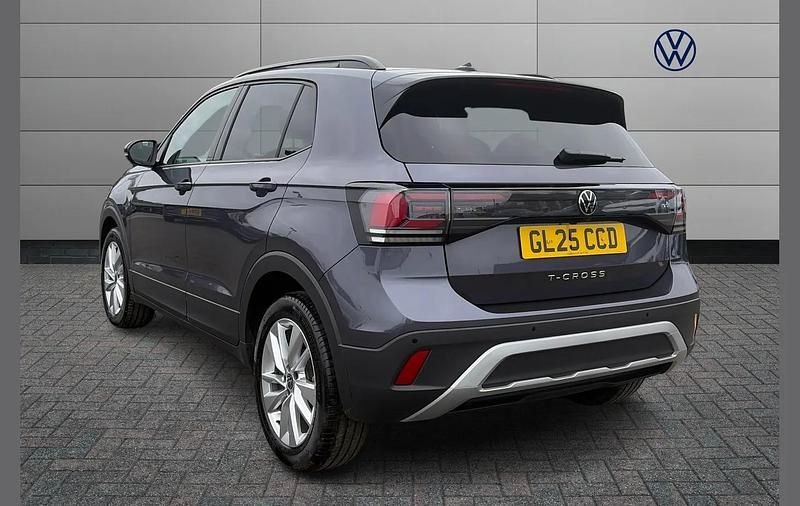 Usado VW T-Cross Match 115 HP (84 kW) 2025 Cinzento SUV