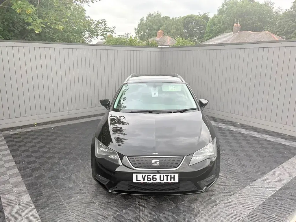 Used Seat Leon Sport 110 HP (80 kW) 2016 Black Estate