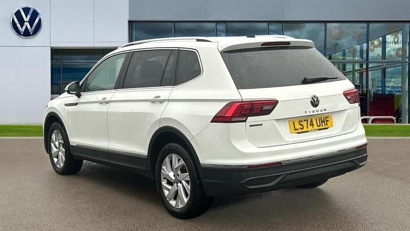 Used VW Tiguan Allspace Life 150 HP (110 kW) 2024 Pure white SUV