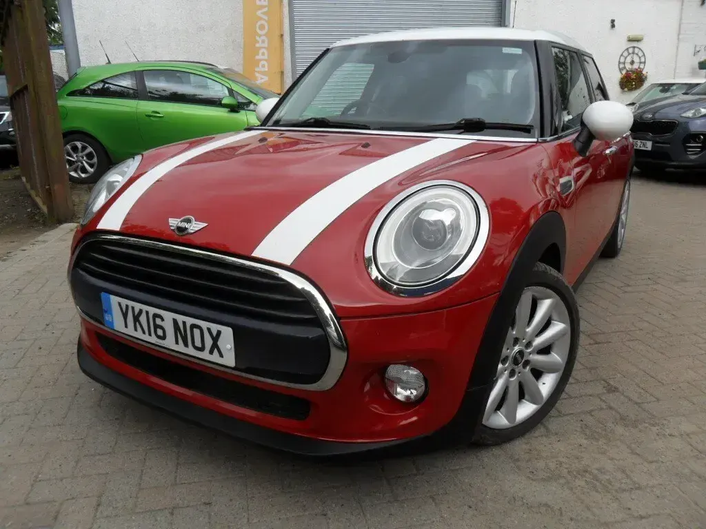 Used Mini Cooper D Hatch 116 HP (85 kW) 2016 Red Hatchback