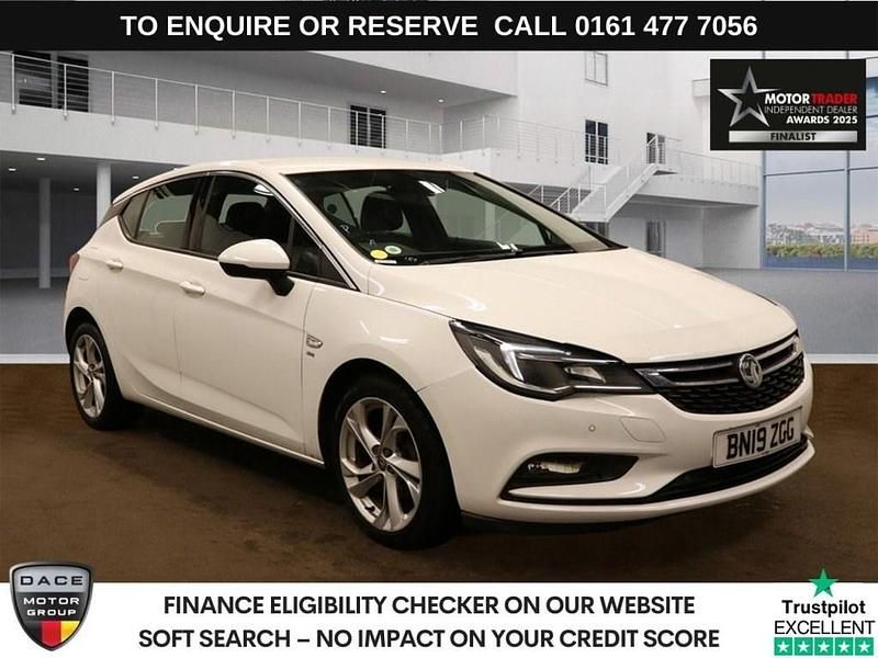 White Used 2019 Vauxhall Astra SRi Hatchback | £8,840 (Fair price) - Image 1/3