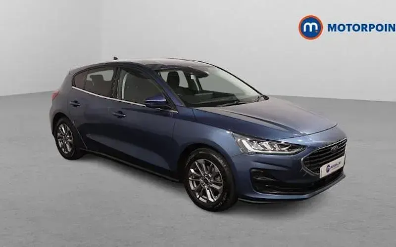 Begagnad Ford Focus Titanium 155 HK (114 kW) 2023 Blå Halvkombi