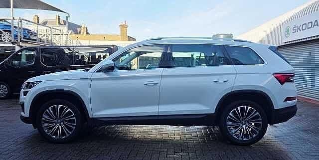 Used Skoda Kodiaq SE L Executive 150 HP (110 kW) 2024 Moon white metallic SUV