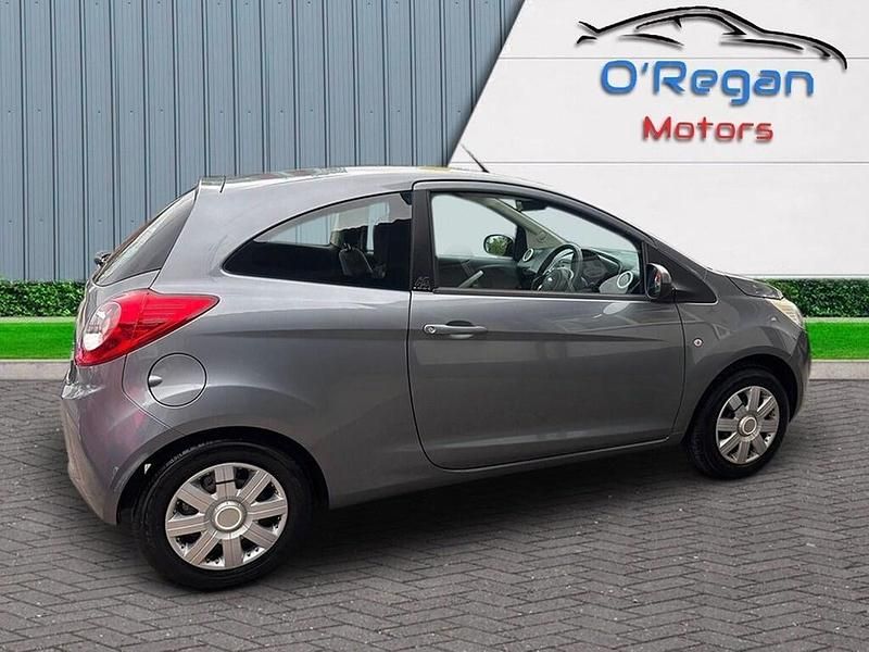 Używany Ford Ka S 69 KM (50 kW) 2011 Srebrny Hatchback