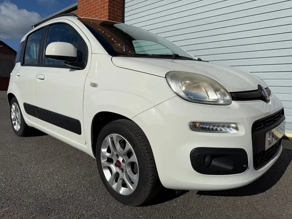 Used Fiat Panda Lounge 85 HP (62 kW) 2013 White Hatchback