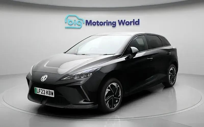 Begagnad MG MG4 EV Trophy 150 kW (204 HK) 2025 Halvkombi