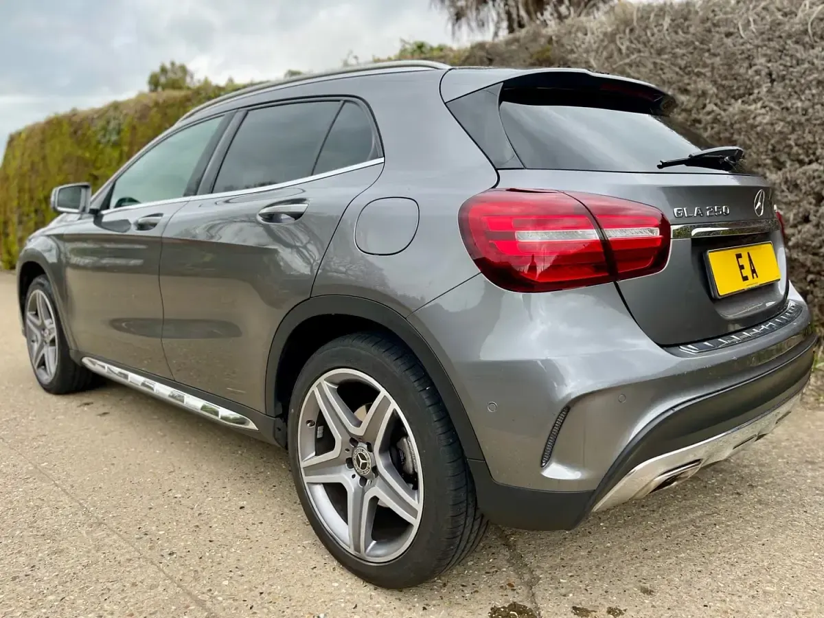 Used Mercedes GLA250 AMG Line Premium Plus 211 HP (155 kW) 2018 Grey SUV