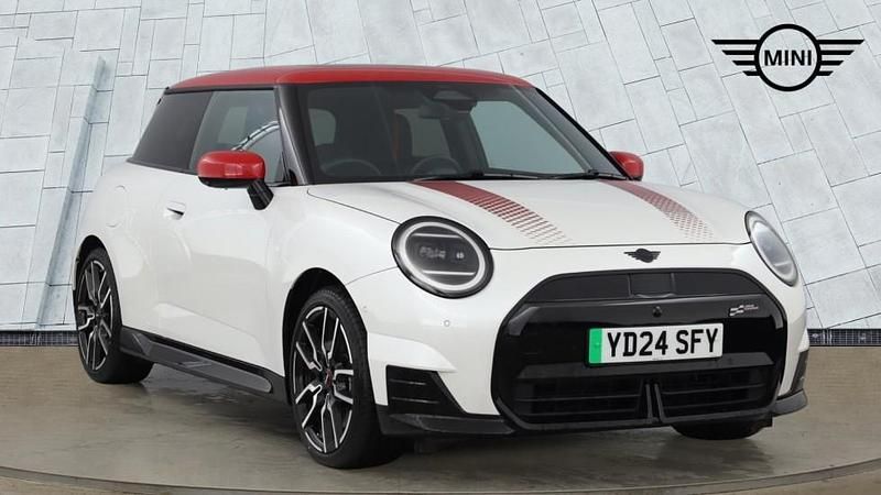 Used Mini Cooper SE Hatch 158 kW (215 HP) 2024 White Hatchback
