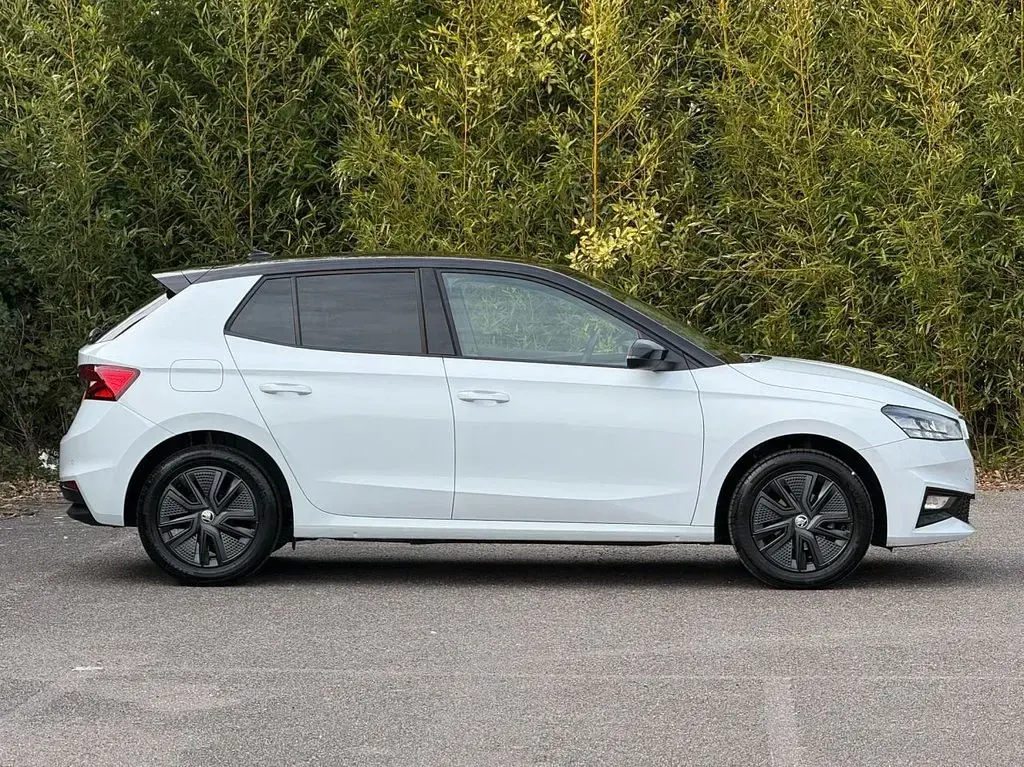 Used Skoda Fabia Colour Edition 80 HP (58 kW) 2024 White Hatchback